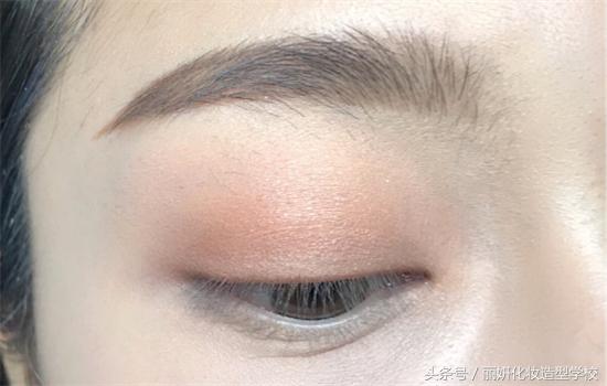 水浒传化妆教程 『水浒传化妆教程』时尚最简单的眼妆画法，五部搞定眼妆
