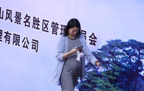 女乒大满贯李晓霞公布怀孕喜讯 预产期为40天后