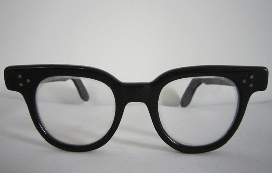 戴眼镜的女生适合什么刘海 戴眼镜才不是可爱的绊脚石