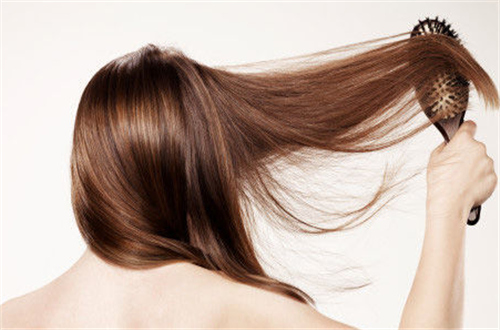 发根油发尾干是什么发质 最适用这类发质的保养小心机你Get了吗